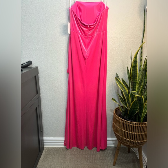 NWT- Next up Strapless Velvet Thigh High Slit floor length Barbie Pink Grown - Picture 5 of 5